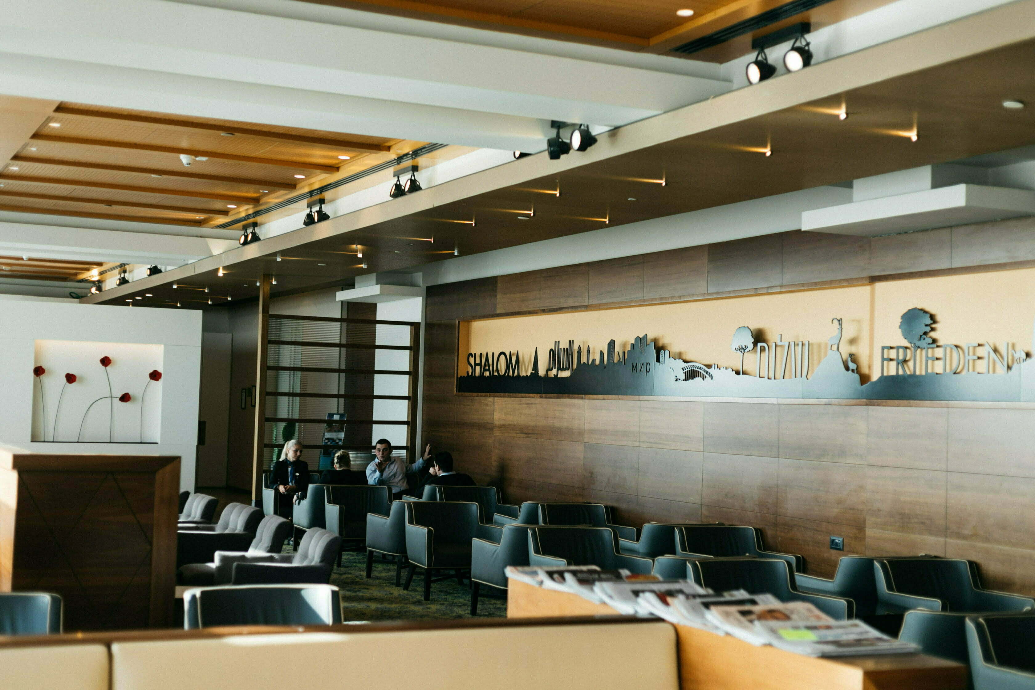 Dan lounges (concourse B and C)